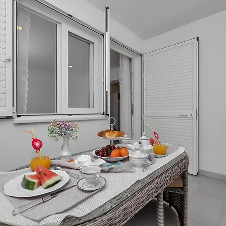 Apartment Luxurious Jube Makarska