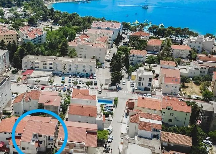 Luxurious Jube Makarska